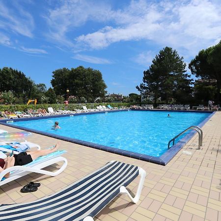 Villaggio Dei Fiori Бибионе Екстериор снимка