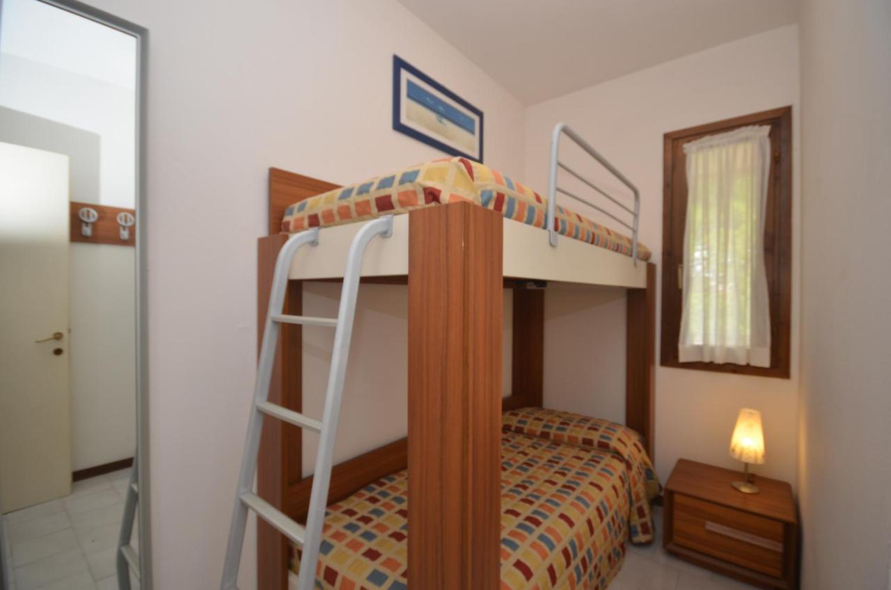 Villaggio Dei Fiori Бибионе Екстериор снимка