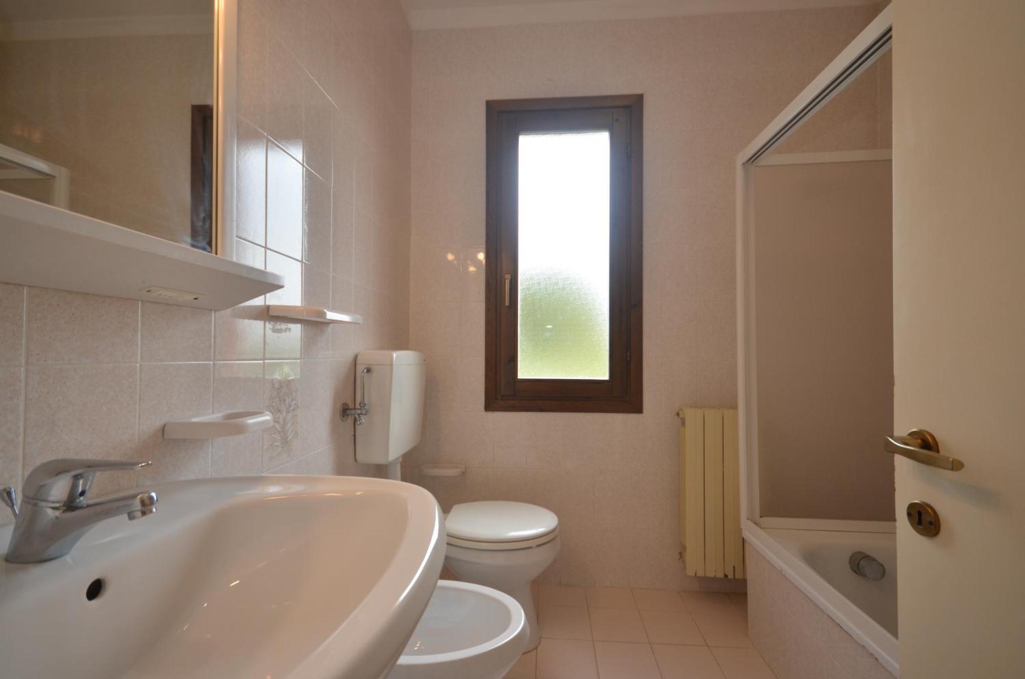 Villaggio Dei Fiori Бибионе Екстериор снимка