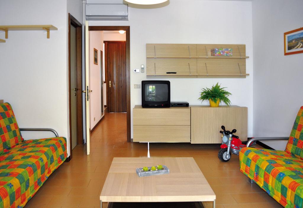 Villaggio Dei Fiori Бибионе Екстериор снимка